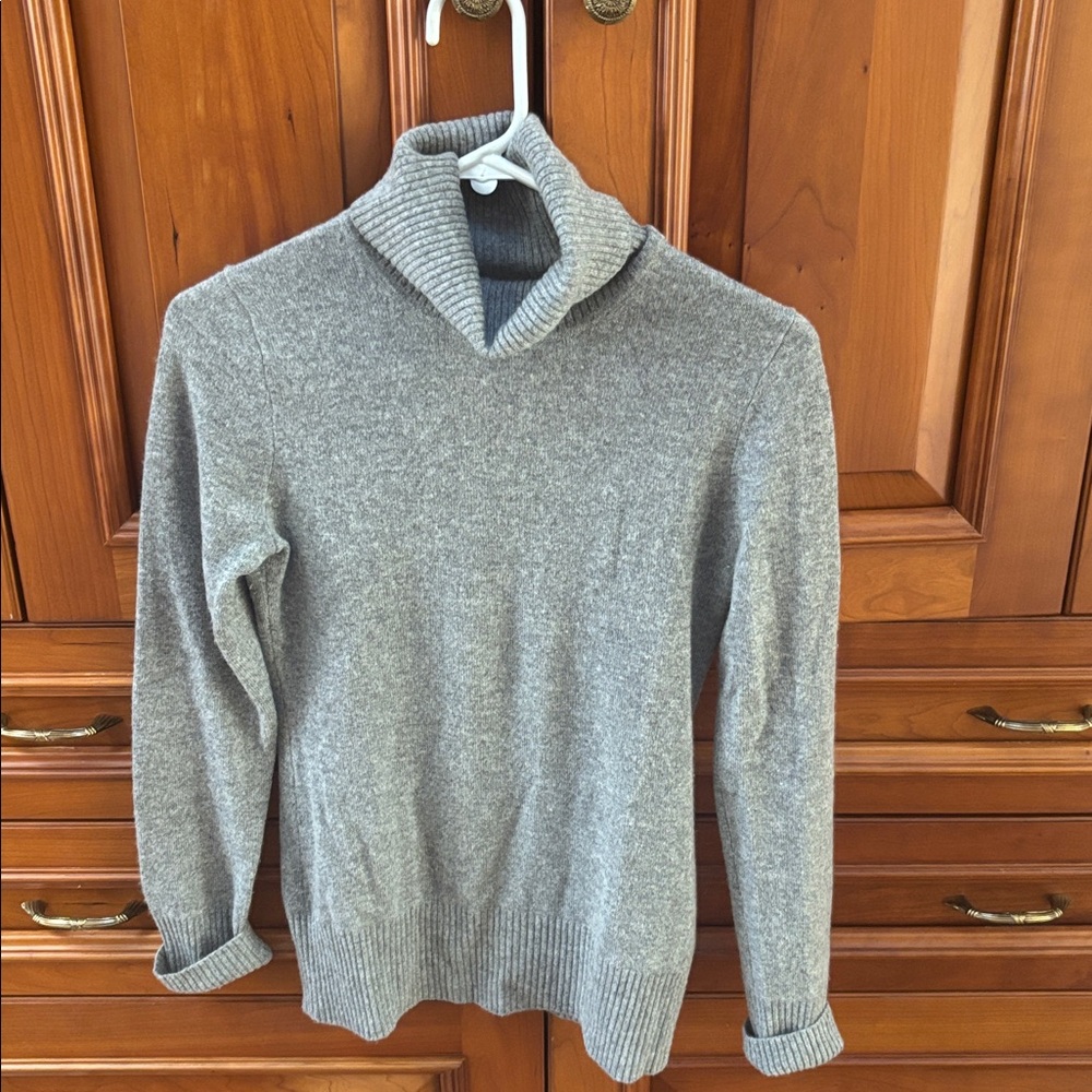 Jcrew cashmere turtleneck sweater